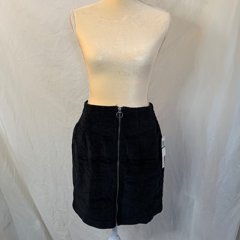 Tinseltown Black Corduroy Skirt with Silver O Ring Front Zipper Size L